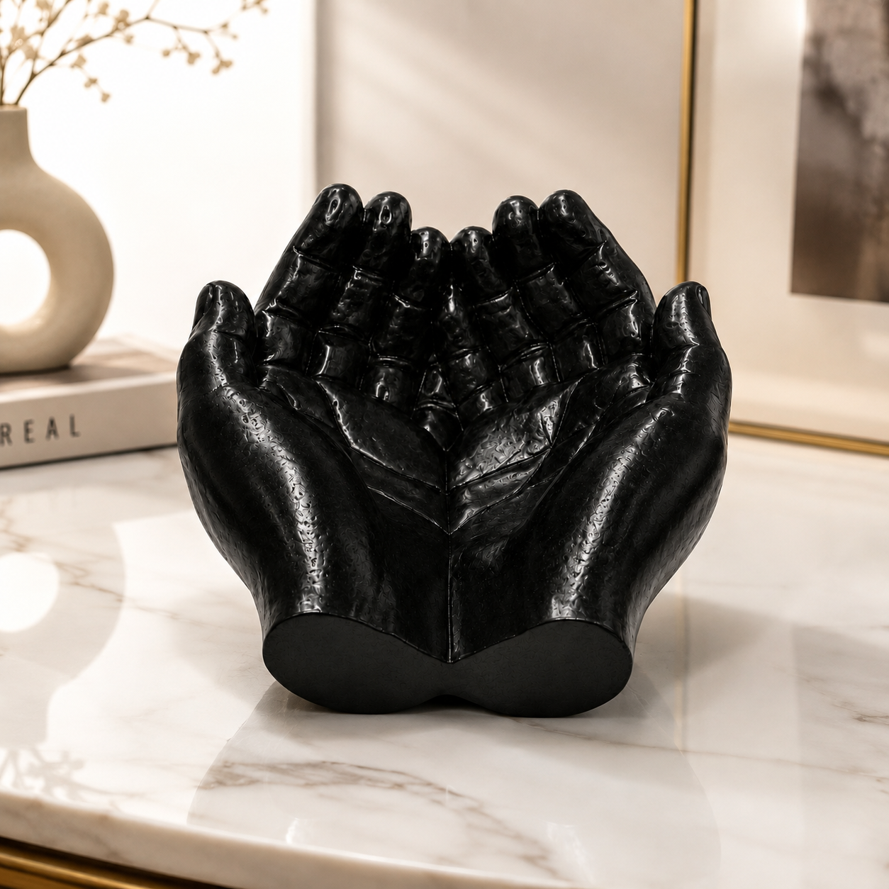 HOLDING HANDS POT - Image 2